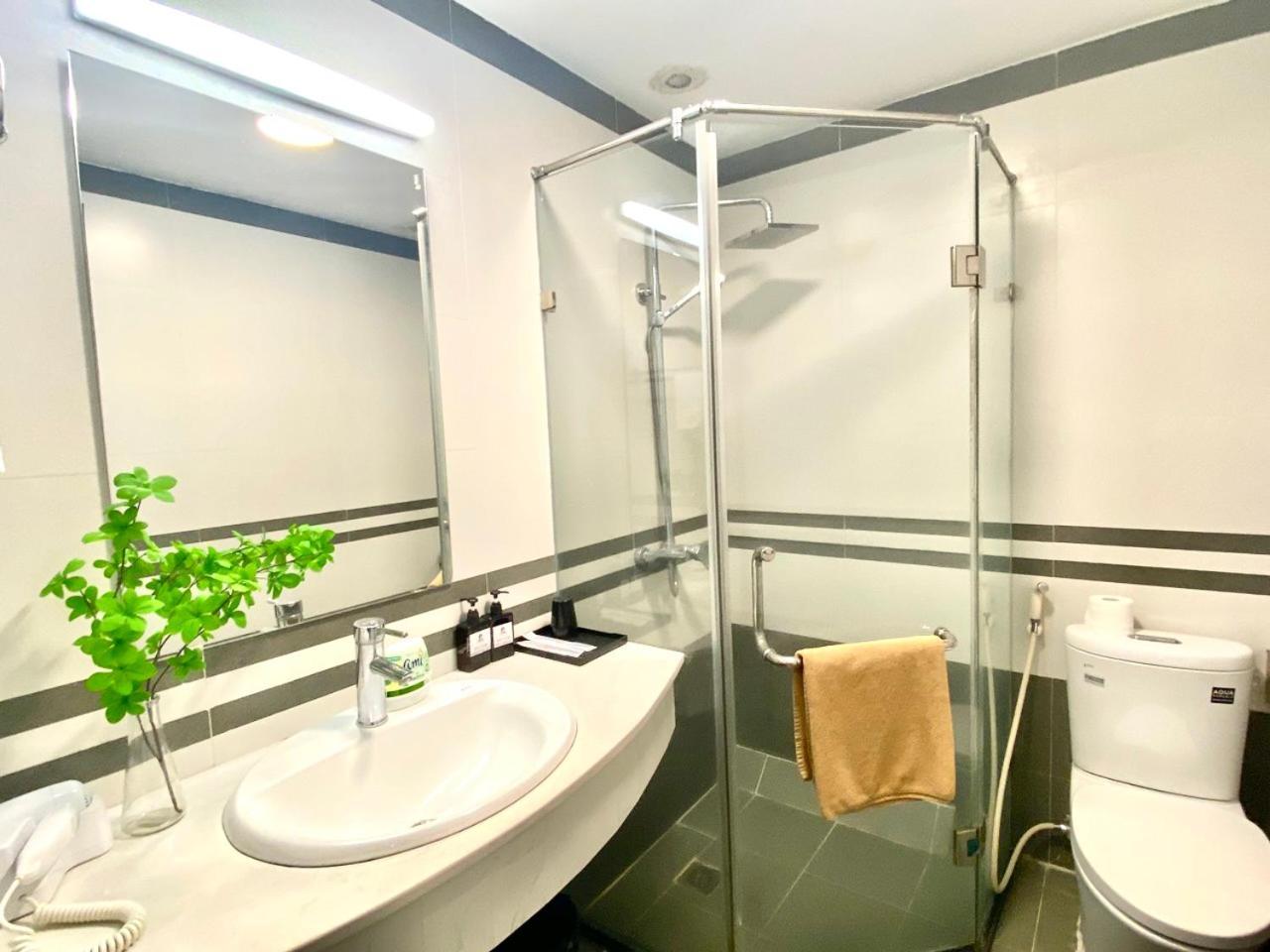 Luxe Paradise Residence Lac Long Quan Hanoi Exteriör bild